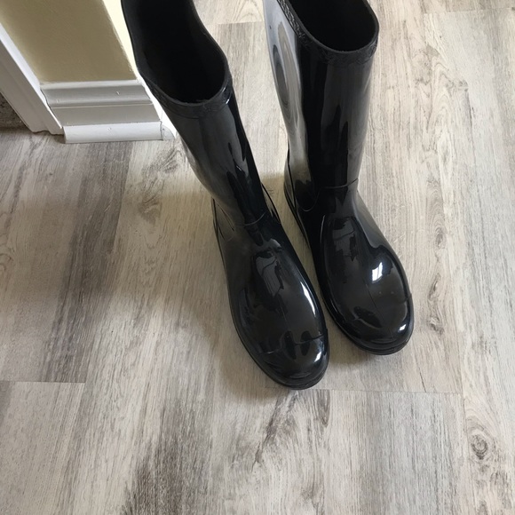 UGG Glossy Black Rubber Pull-On Waterproof Rain Womens Boots Size 10 NWOT - Picture 2 of 10
